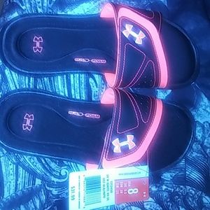 Under Armour Slip on